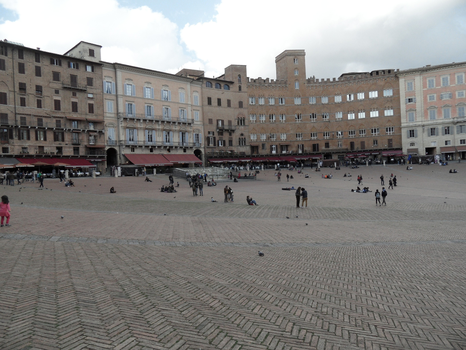 A Piazza del Campo itt rendezik a lovasversenyeket