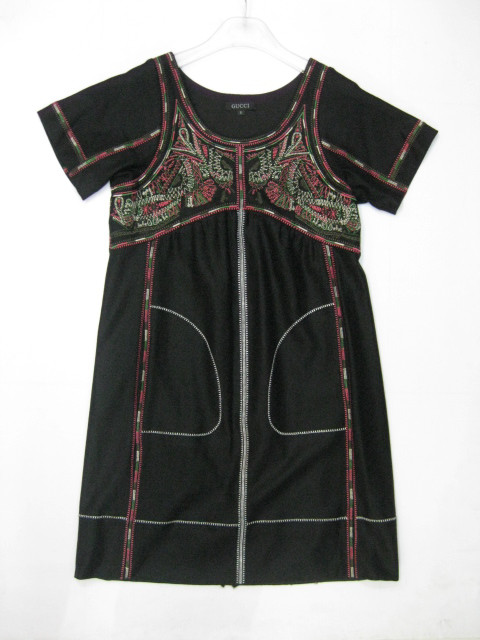 91010A-08  GUCCI BLACK WOOL DRESS SIZE 2 4 6 PRICE USD48