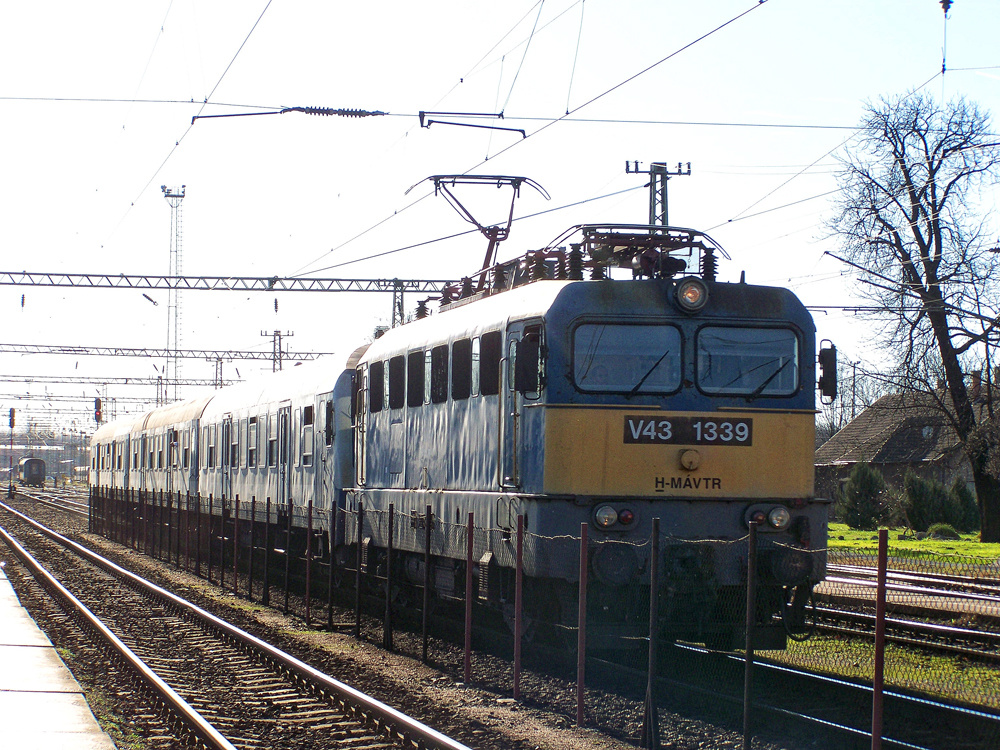 V43 - 1339 Dombóvár (2010.11.15).