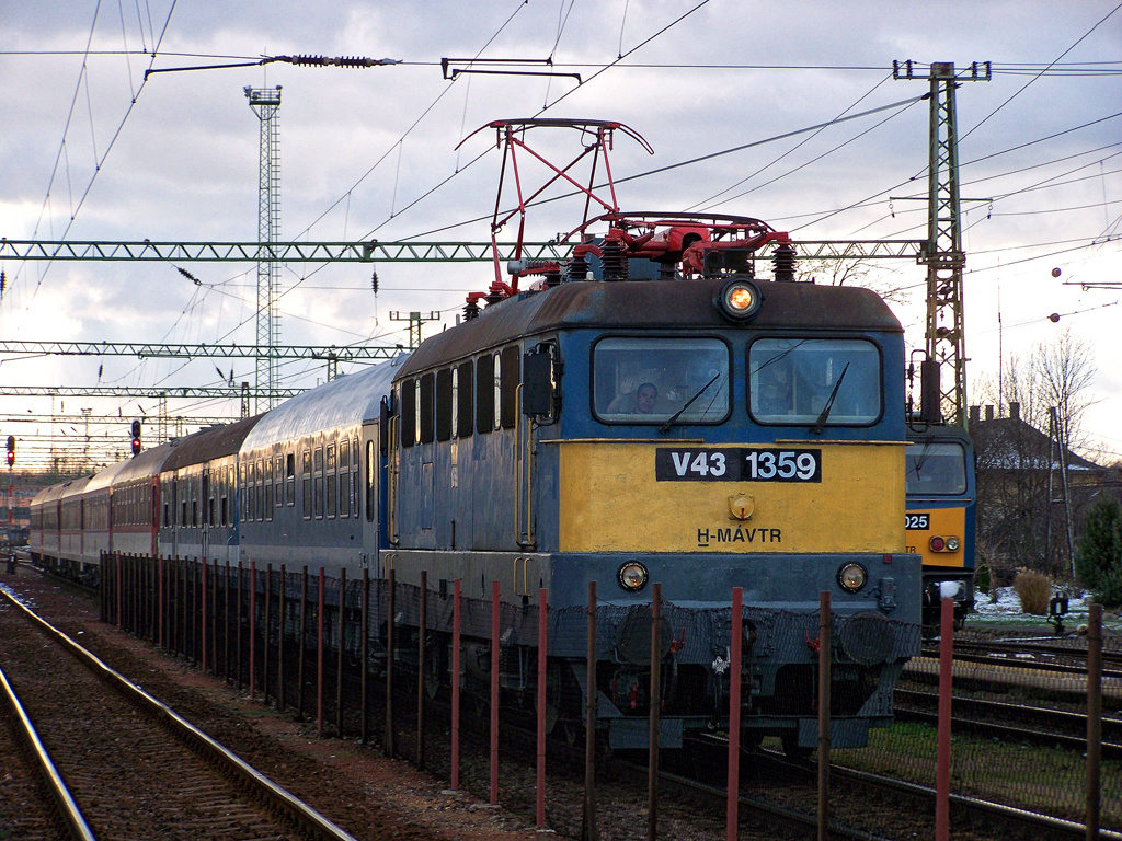 V43 - 1359 Dombóvár (2010.12.10).