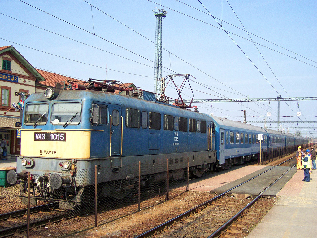 V43 - 1015 Dombóvár (2011.03.11).