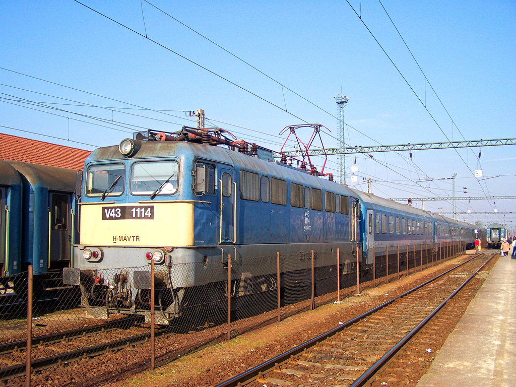 V43 - 1114 Dombóvár (2011.02.08).