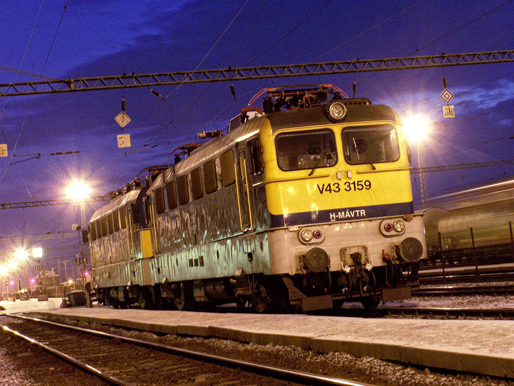 V43 - 3159 + V43 - 1189 Dombóvár (2011.01.26).