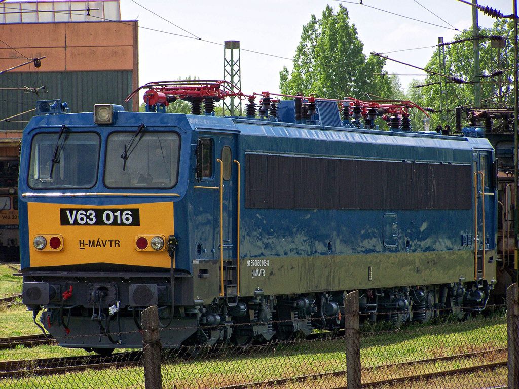 V63 - 016 Dombóvár (2011.05.10).