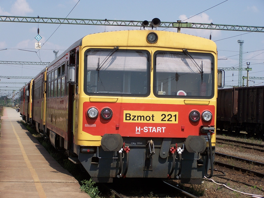 Bzmot - 221 Dombóvár (2011.05.13).