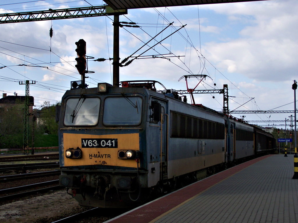 V63 - 041 + V63 - 009 Kelenföld (2011.04.09).