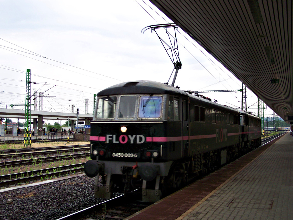 450 002 - 5 + 450 004 - 1 Kelenföld (2011.06.14).