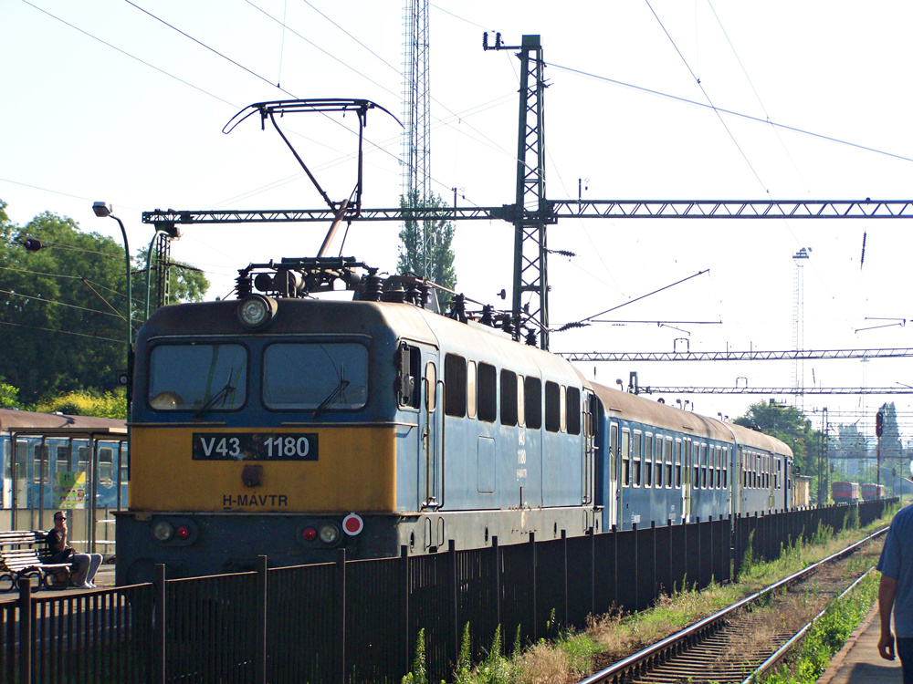 V43 - 1180 Székesfehérvár (2011.07.09).