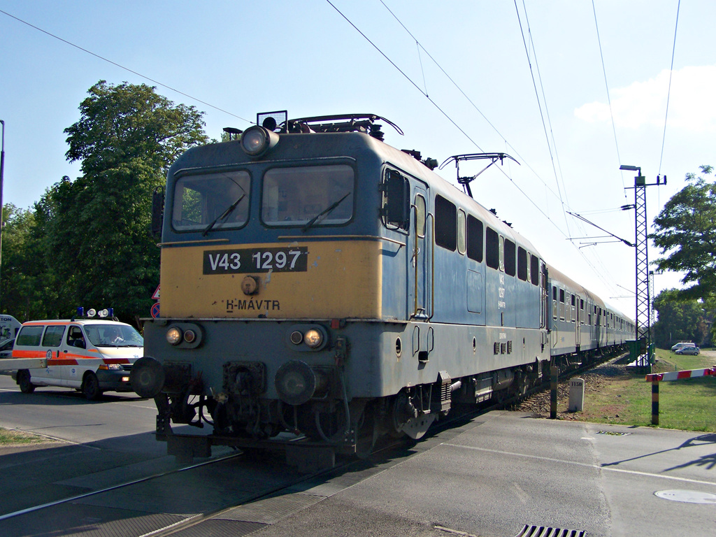 V43 - 1297 Siófok (2011.07.09)