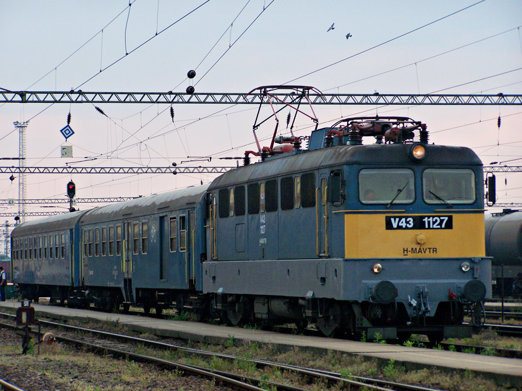 V43 - 1127 Dombóvár (2011.05.31).