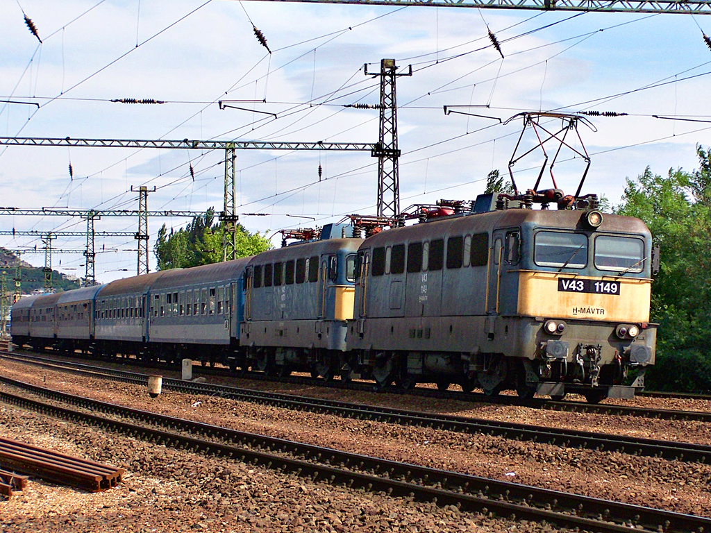 V43 - 1149 + V43 - 1070 Kelenföld (2011.07.30).