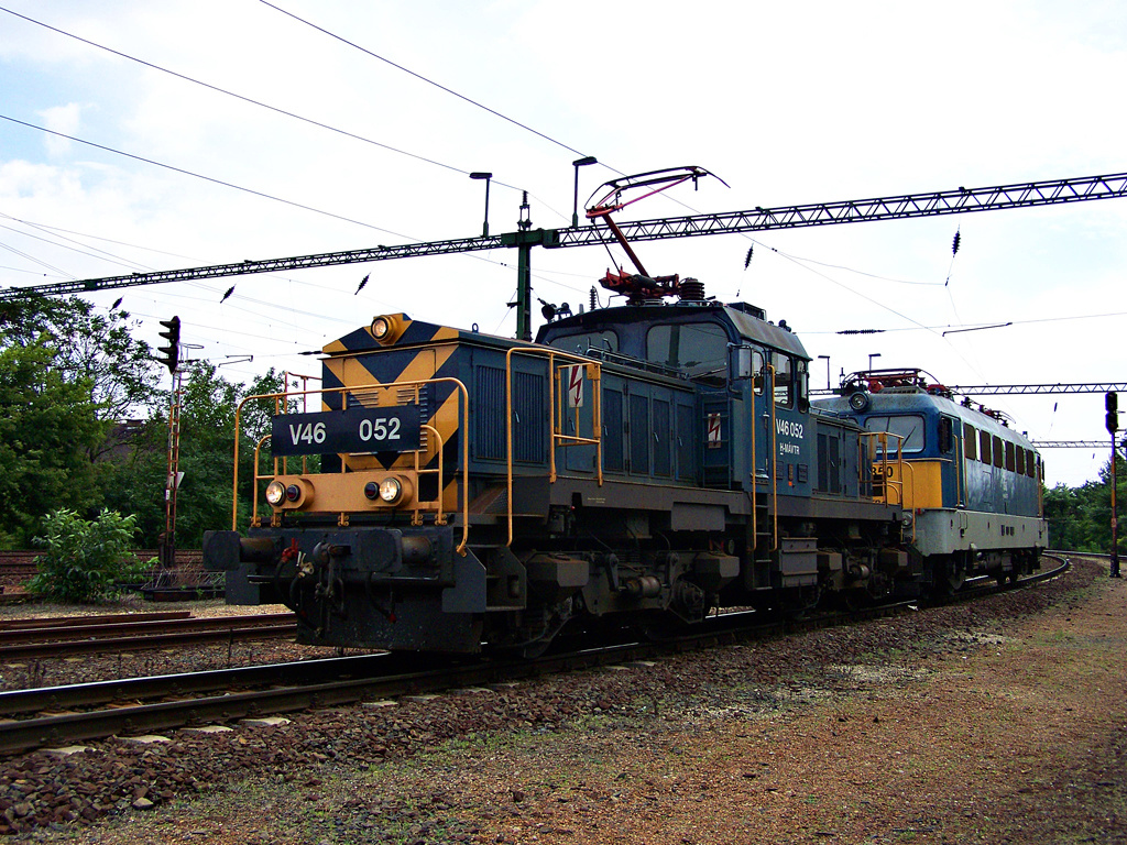 V46 - 052 + V43 - 1350 Kelenföld (2011.07.30).