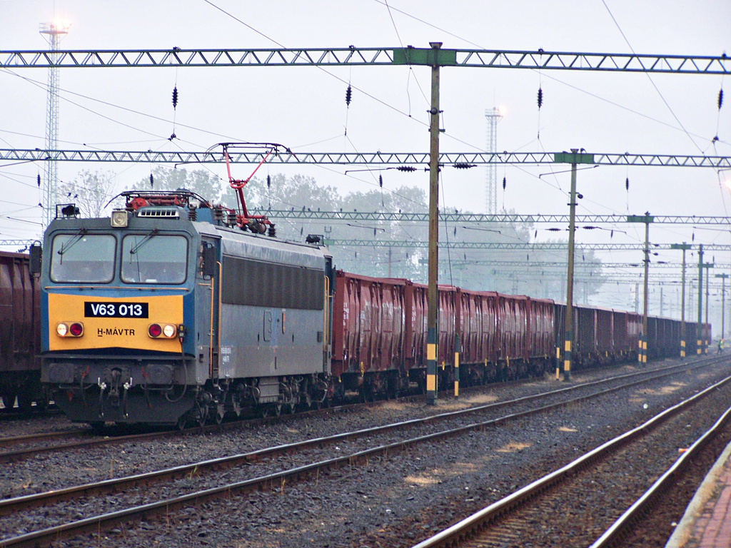 V63 - 013 Dombóvár (2011.09.22).