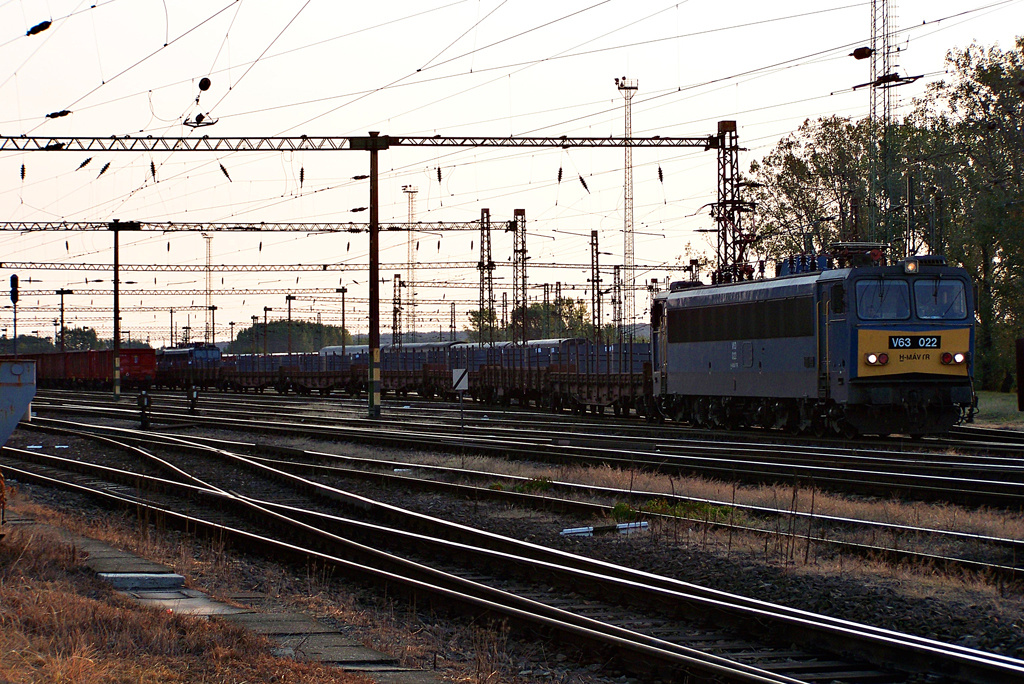 V63 - 022 Dombóvár (2011.09.19).