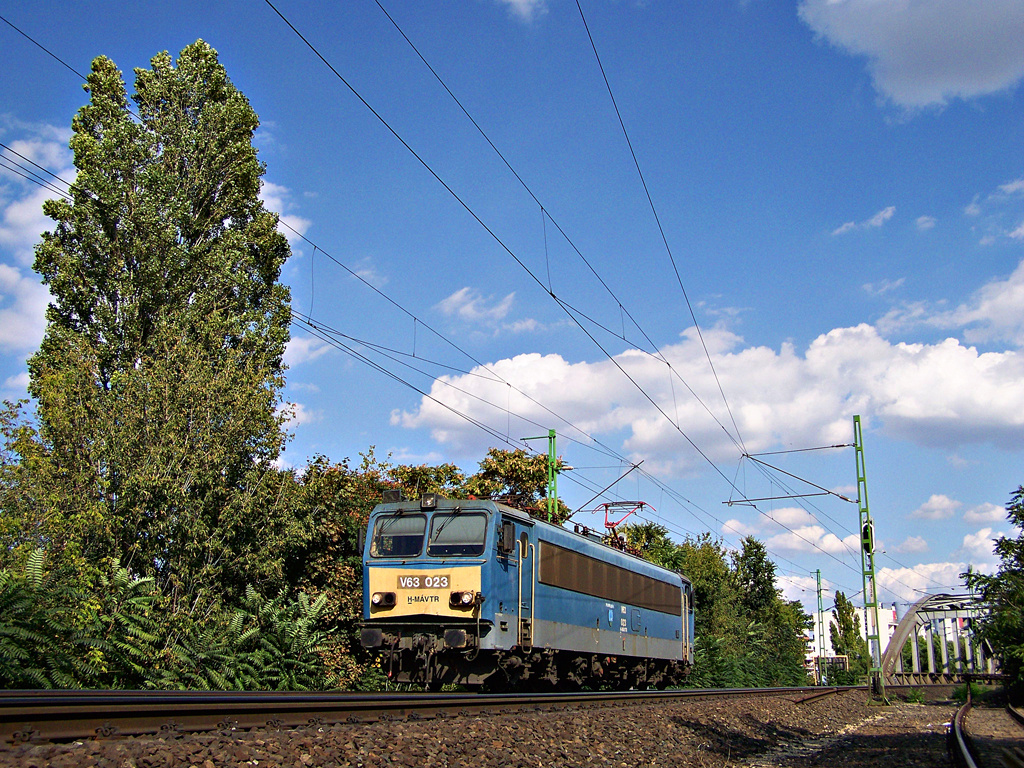 V63 - 023 Kelenföld (2011.09.03)02