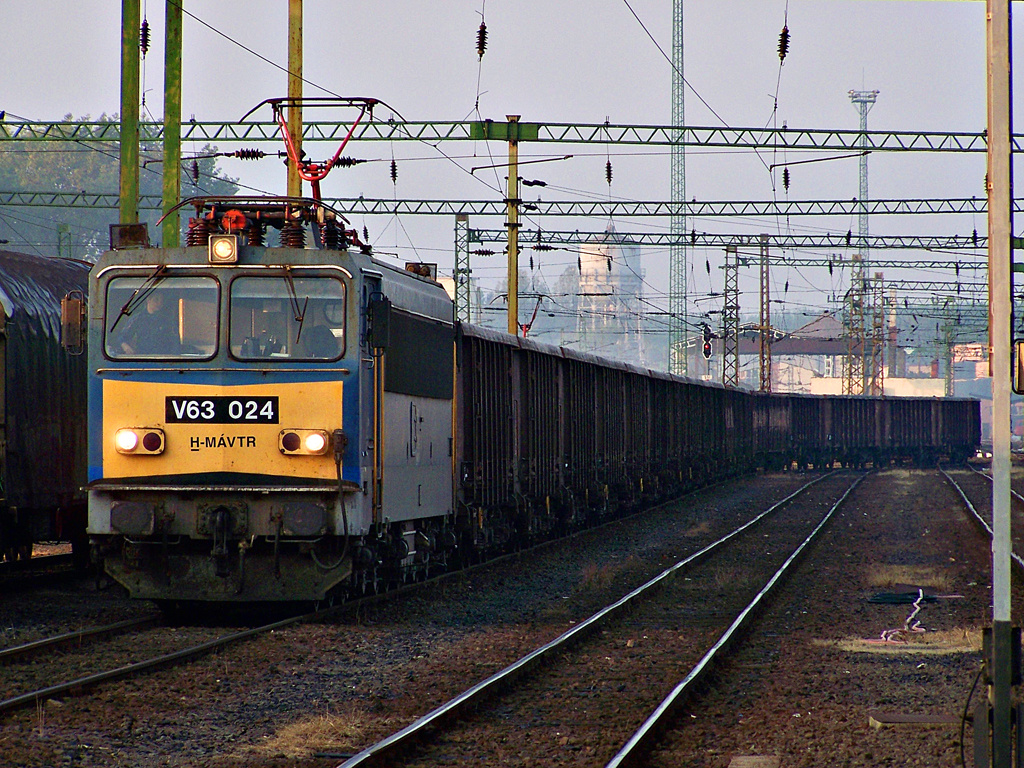 V63 - 024 Dombóvár (2011.09.26).