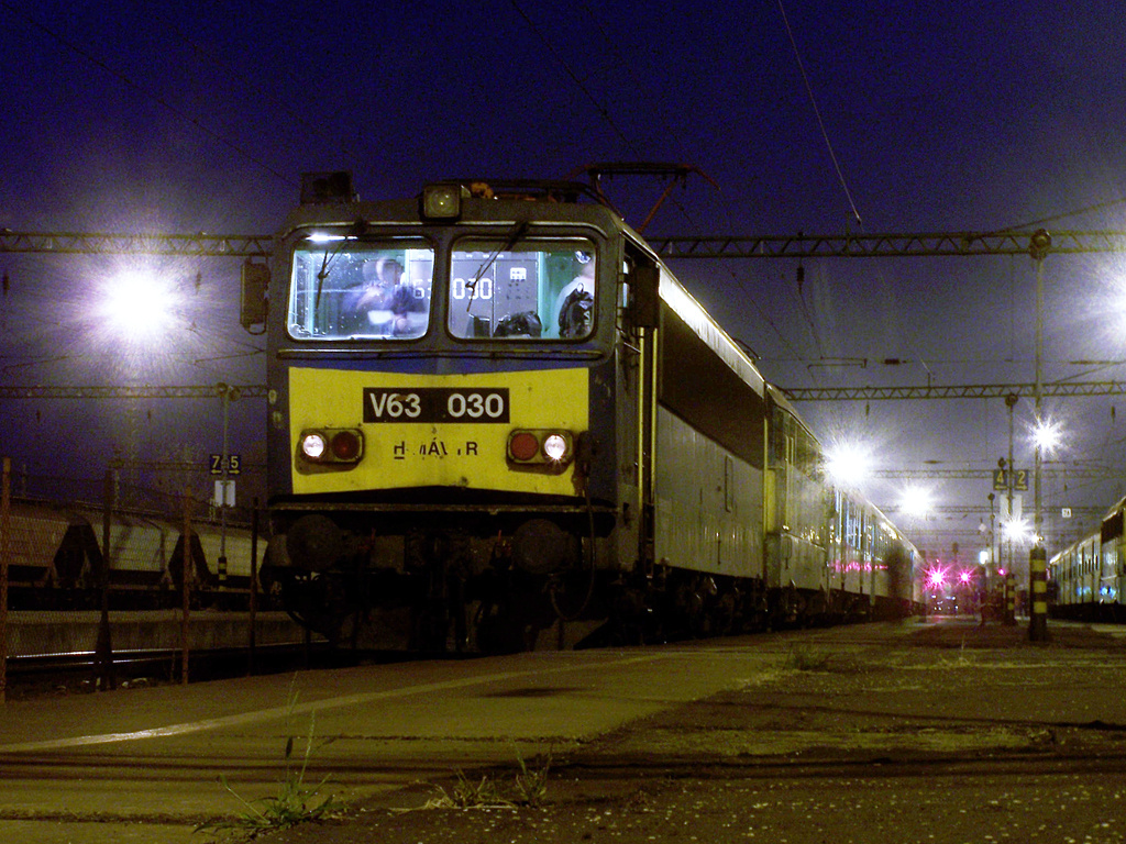 V63 - 030 Dombóvár (2011.10.03).