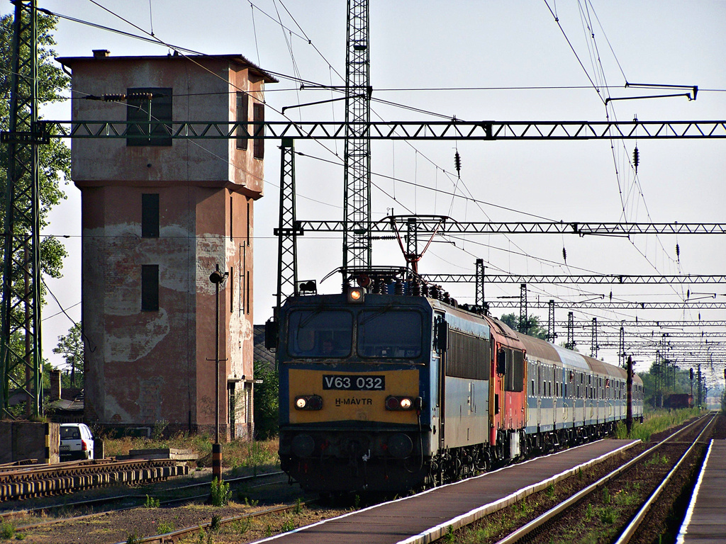 V63 - 032 Pusztaszabolcs (2011.07.11)01