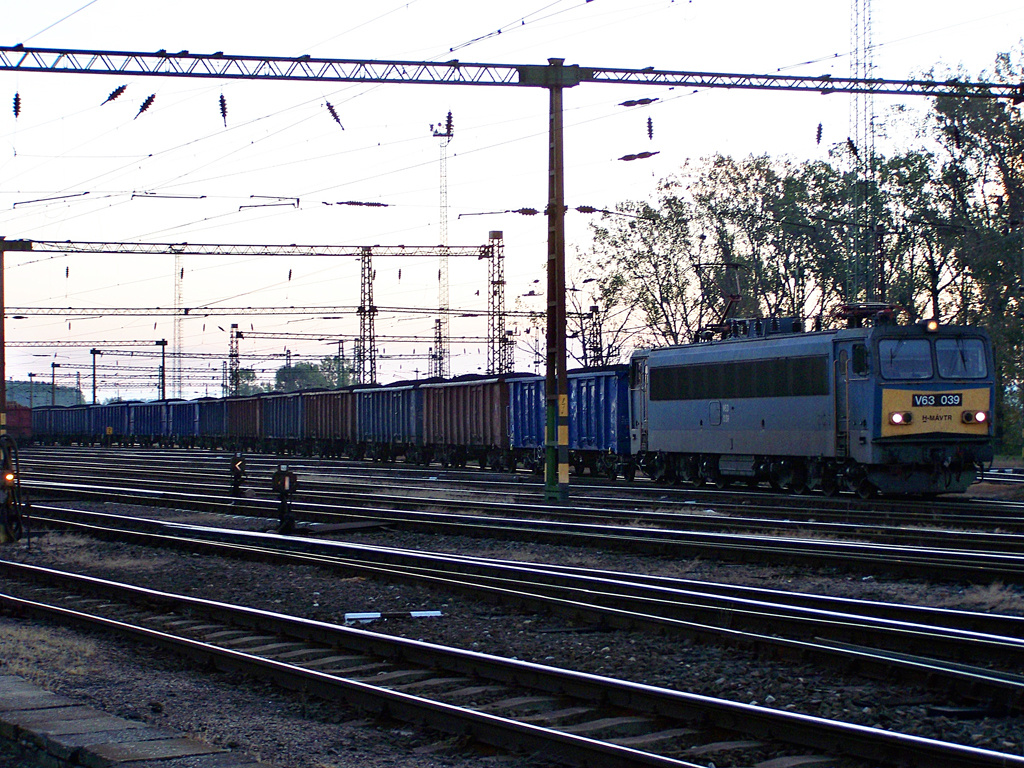 V63 - 039 Dombóvár (2011.09.30).