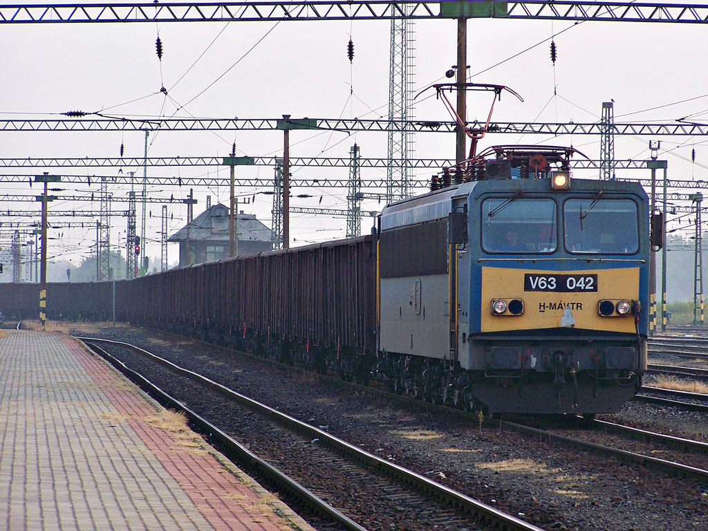 V63 - 042 Dombóvár (2011.09.21).