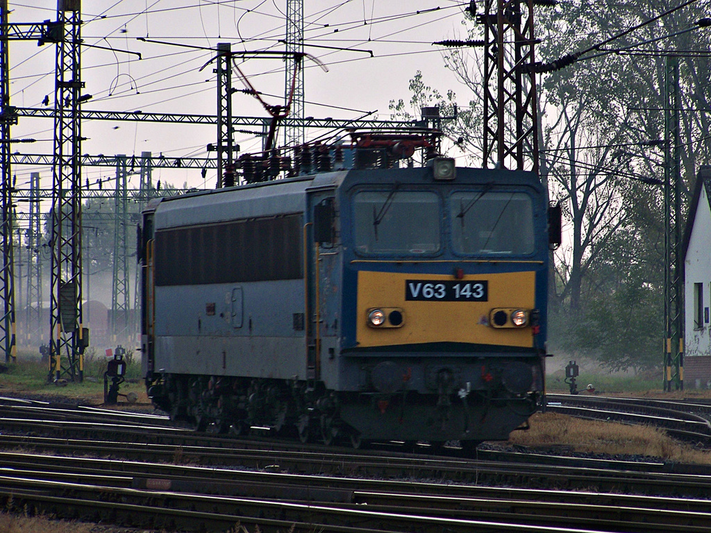 V63 - 143 Dombóvár (2011.09.27).