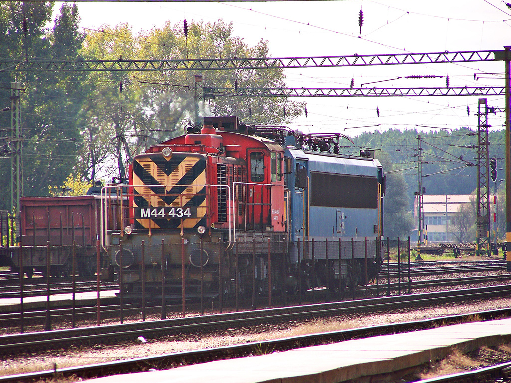 M44 - 434 + V63 - 026 Dombóvár (2011.10.11).