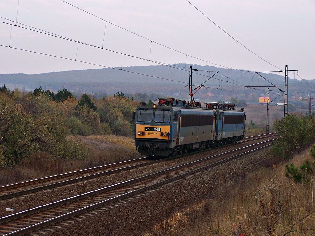 V63 - 045 + V63 - 020 Biatorbágy (2011.11.04).