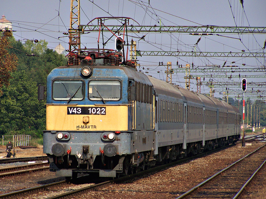 V43 - 1022 Dombóvár (2011.09.27)01.