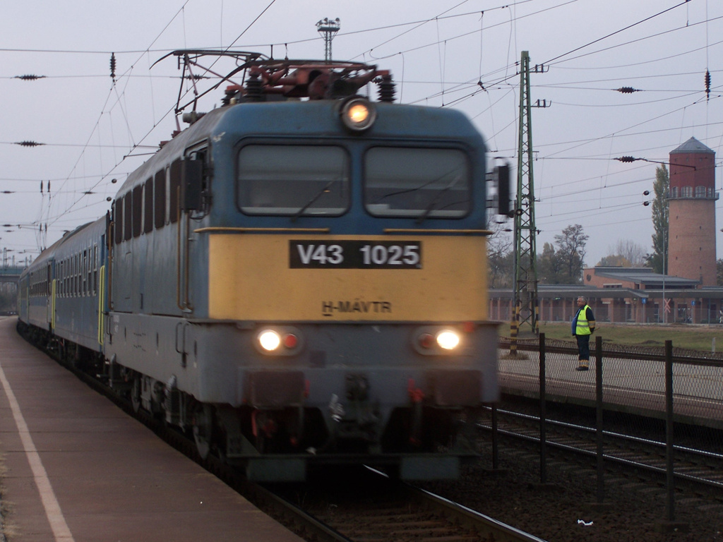 V43 - 1025 Hatvan (2011.10.29).