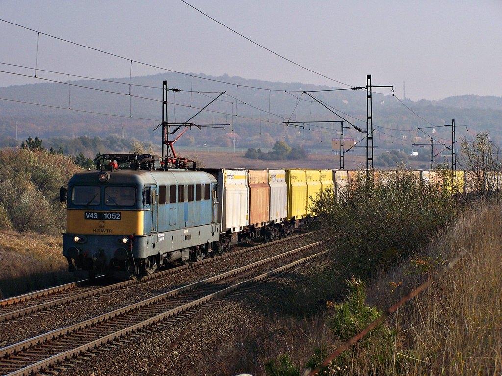 V43 - 1052 Biatorbágy (2011.11.04).