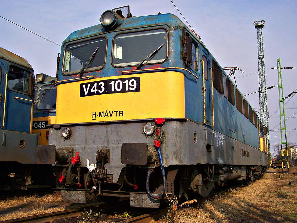 V43 - 1019 Miskolc (2011.10.29).