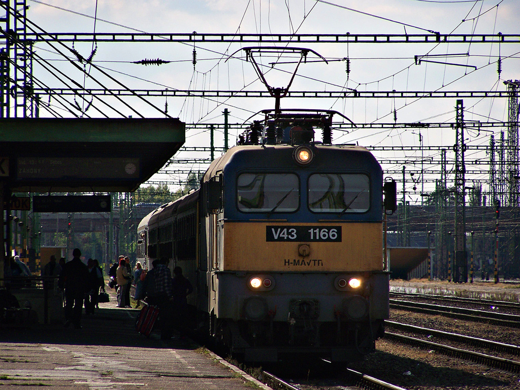 V43 - 1166 Szolnok (2011.10.15).