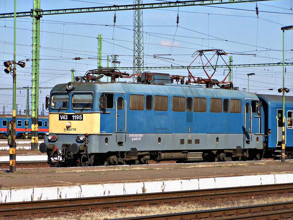 V43 - 1195 Szolnok (2011.10.15).