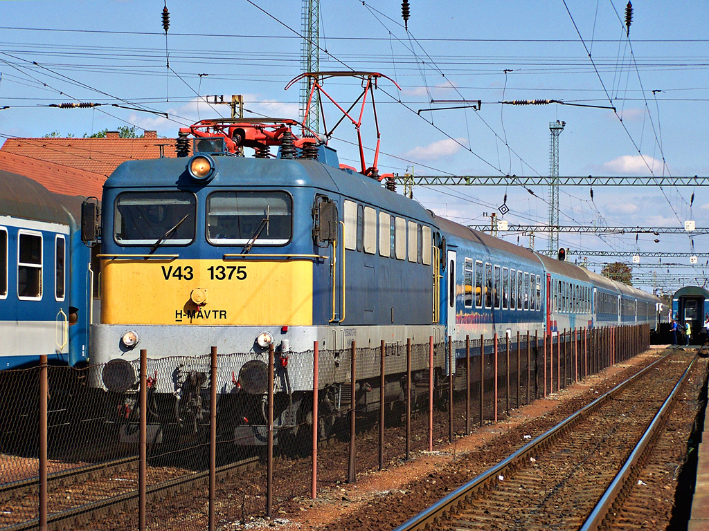 V43 - 1375 Dombóvár (2011.09.23).