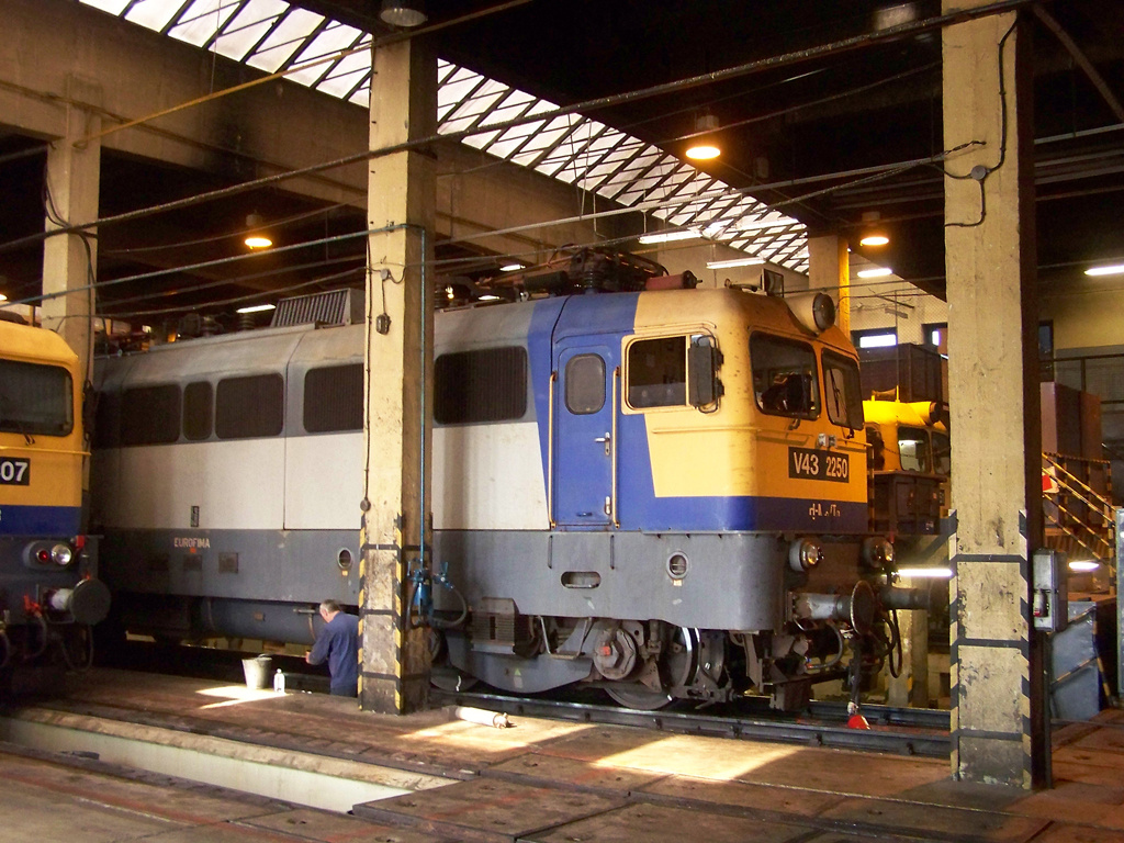 V43 - 2250 Szolnok (2011.10.15).