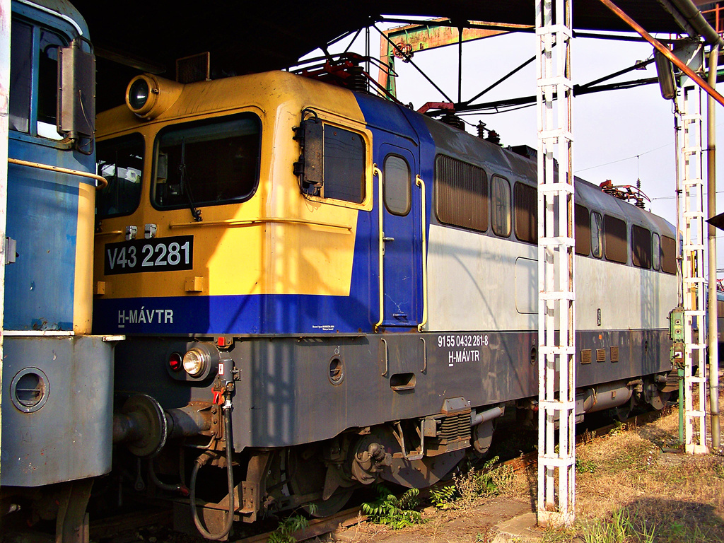 V43 - 2281 Miskolc (2011.10.29).