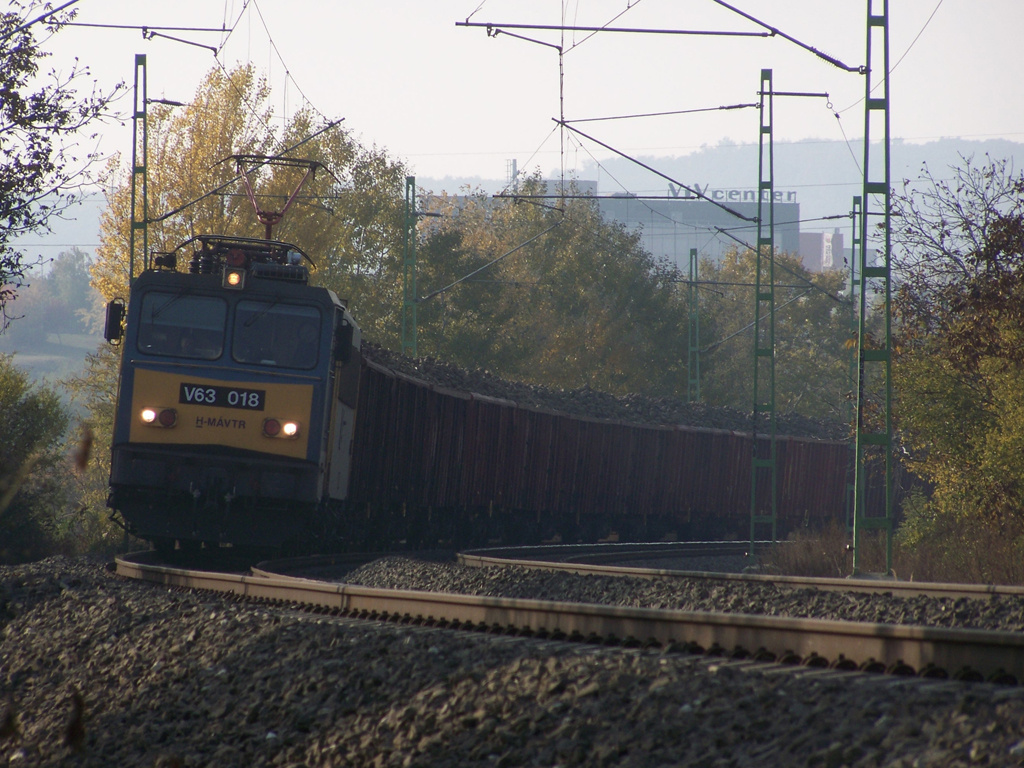 V63 - 018 Törökbálint (2011.10.31).