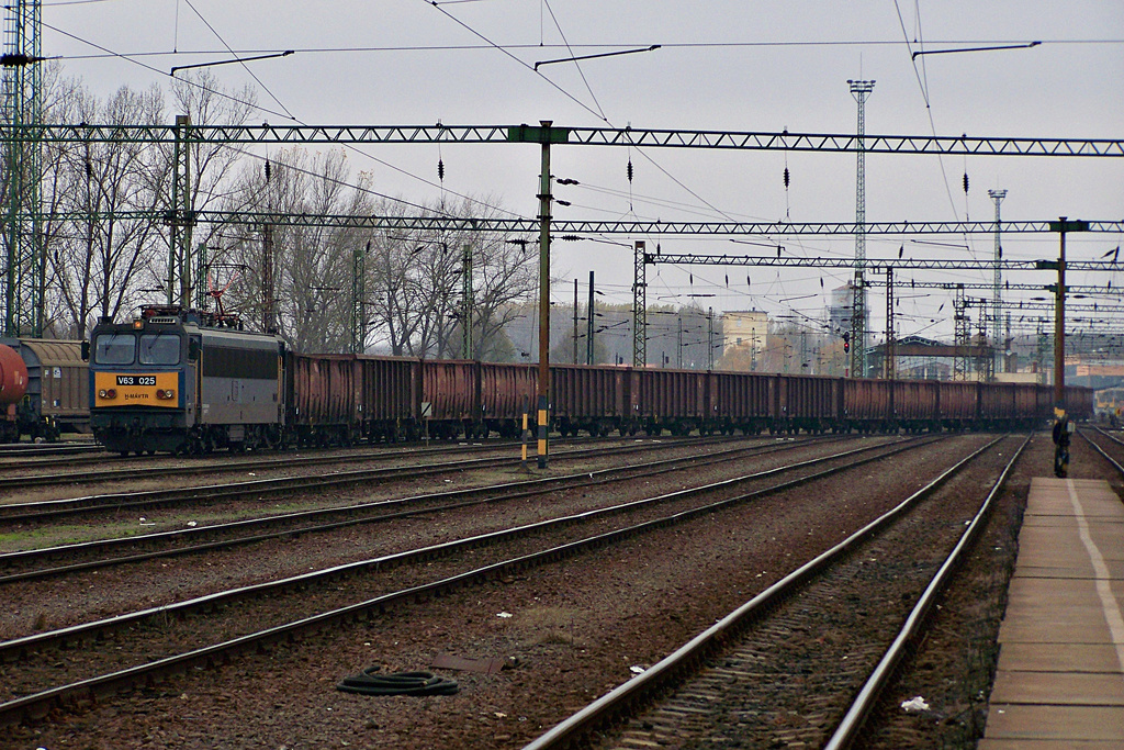 V63 - 025 Dombóvár (2011.11.11)01.