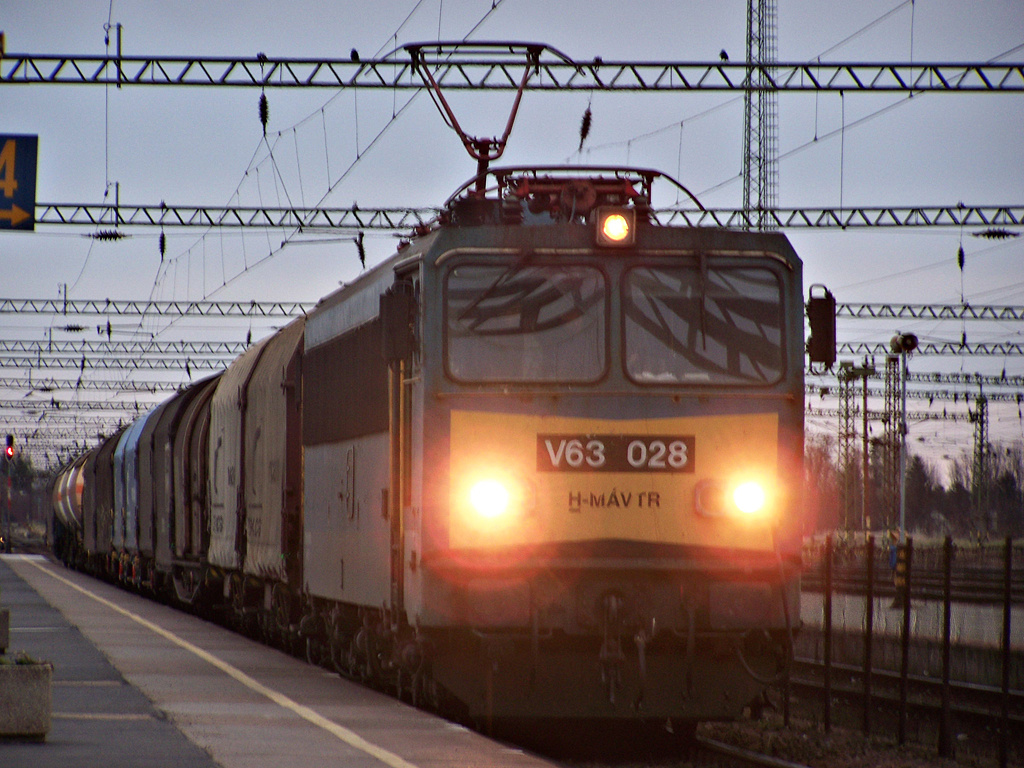 V63 - 028 Dombóvár (2011.12.05).