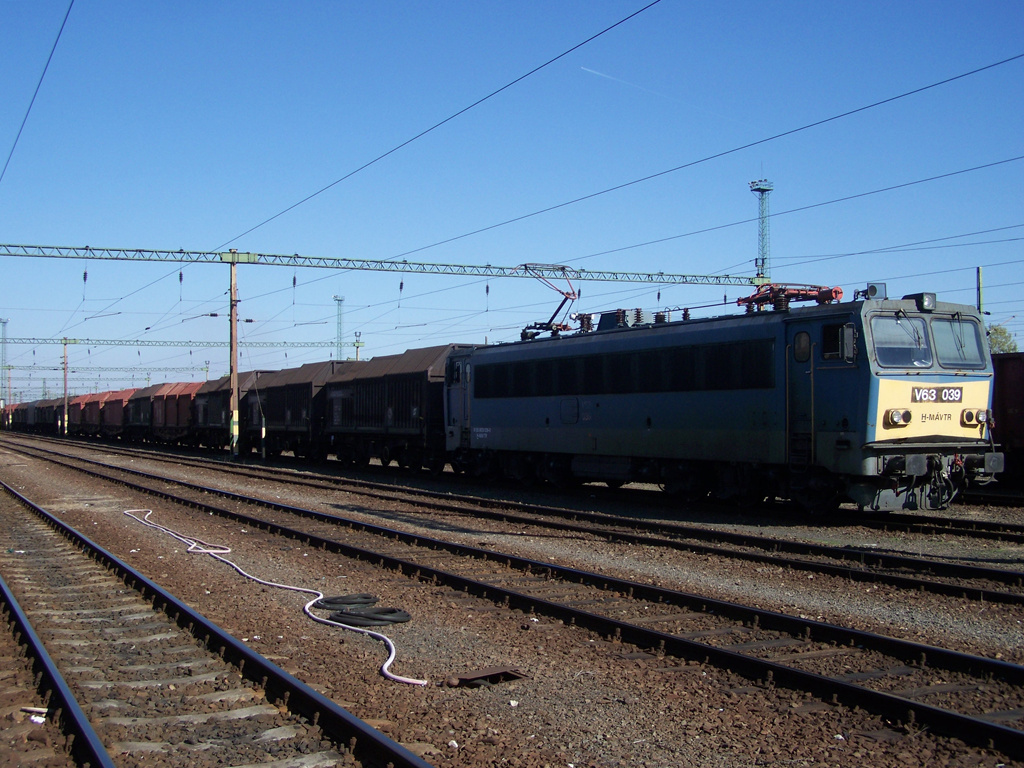 V63 - 039 Dombóvár (2011.10.17).