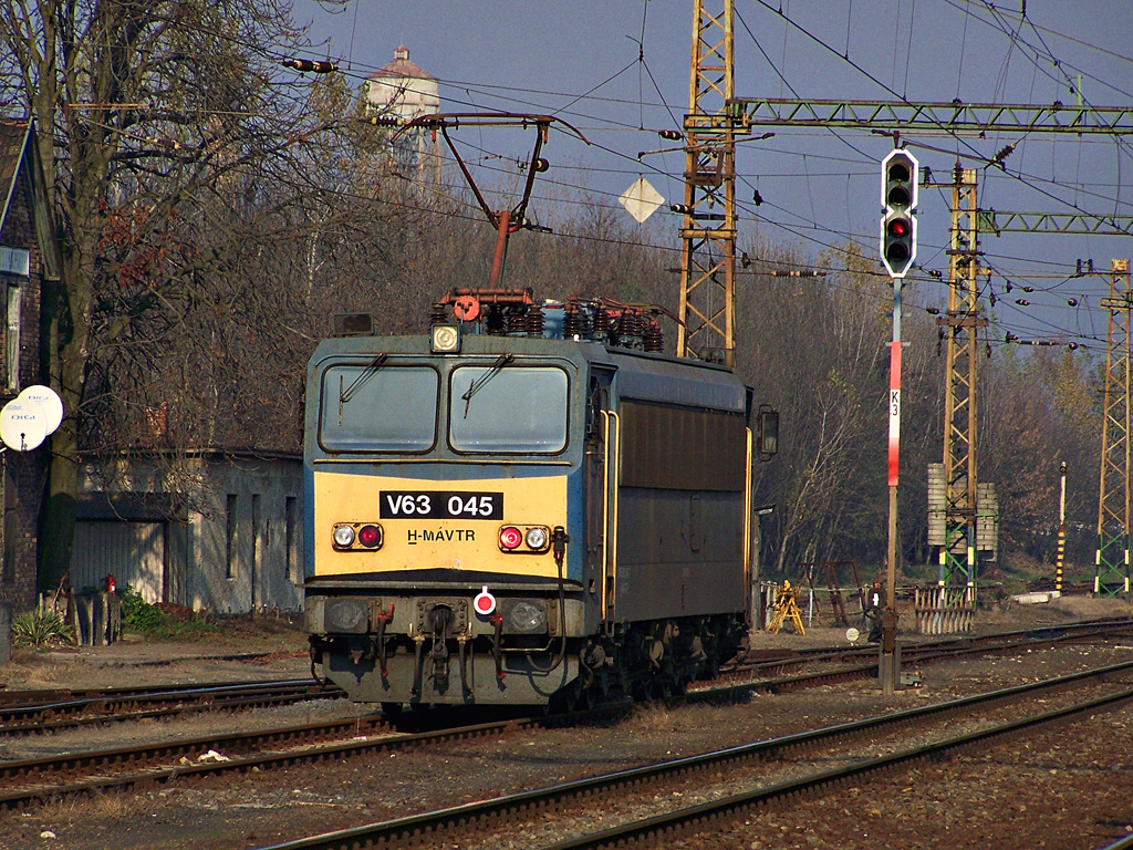 V63 - 045 Dombóvár (2011.11.15).