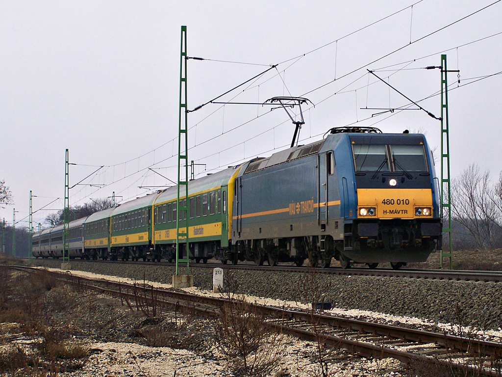 480 010 - 2 Törökbálint (2011.12.30).