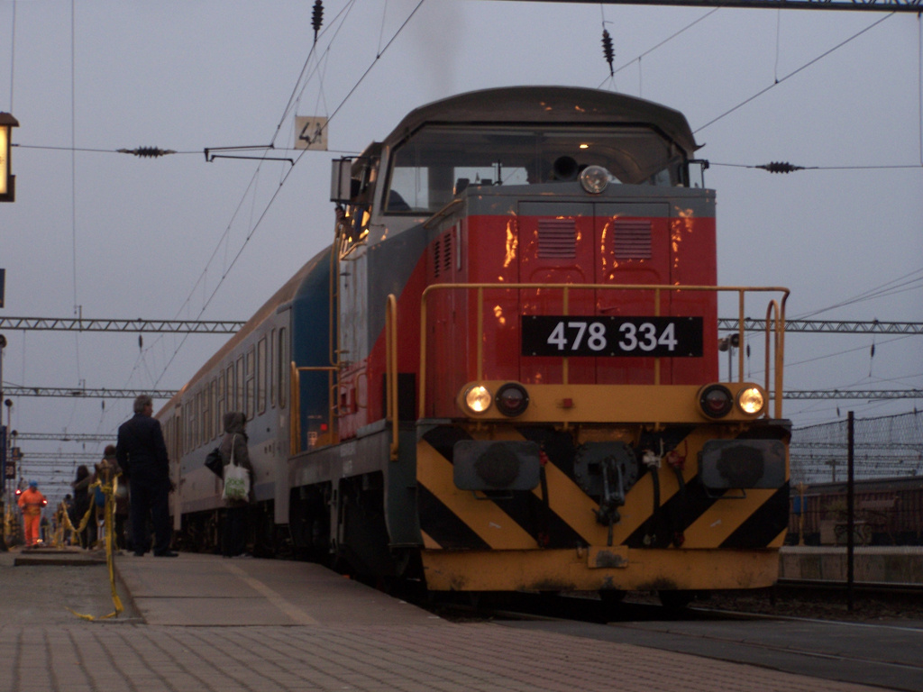 478 334 Dombóvár (2011.11.20).