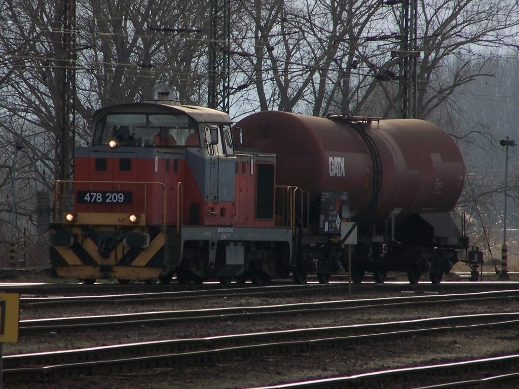 478 209 Dombóvár (2012.01.04).