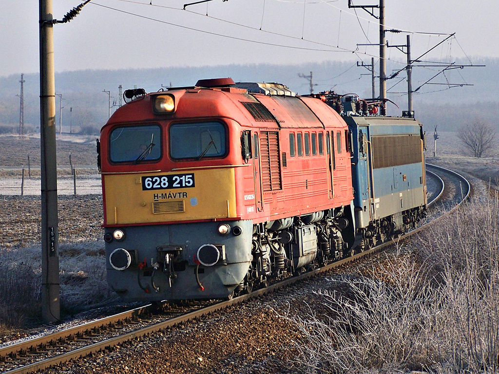 628 215 + 630 152 Dombóvár (2012.01.28).