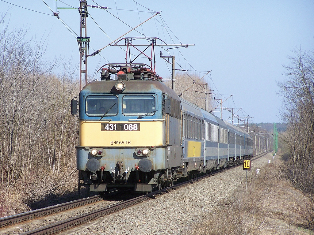 431 068 Dombóvár (2012.03.16)