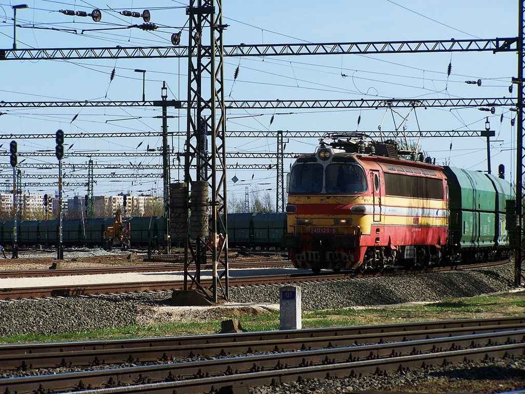 240 120 Kelenföld (2012.04.02)