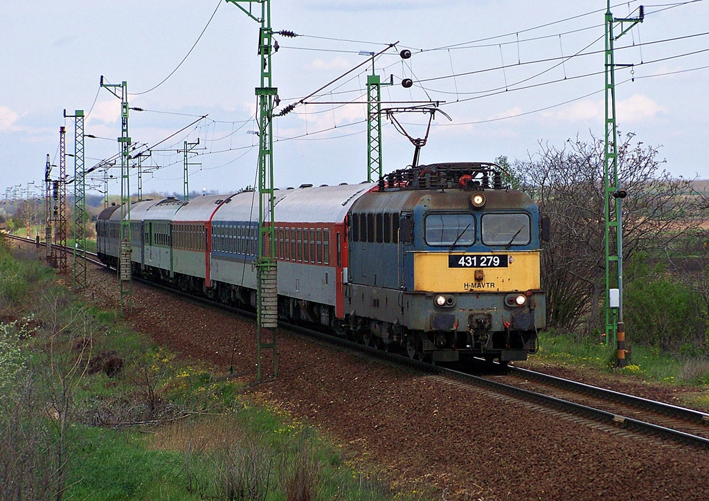 431 279 Sárbogárd (2012.04.22).