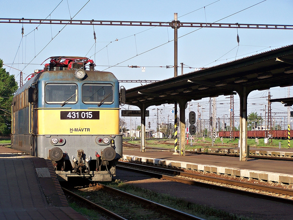 431 015 Párkány (2012.04.30).