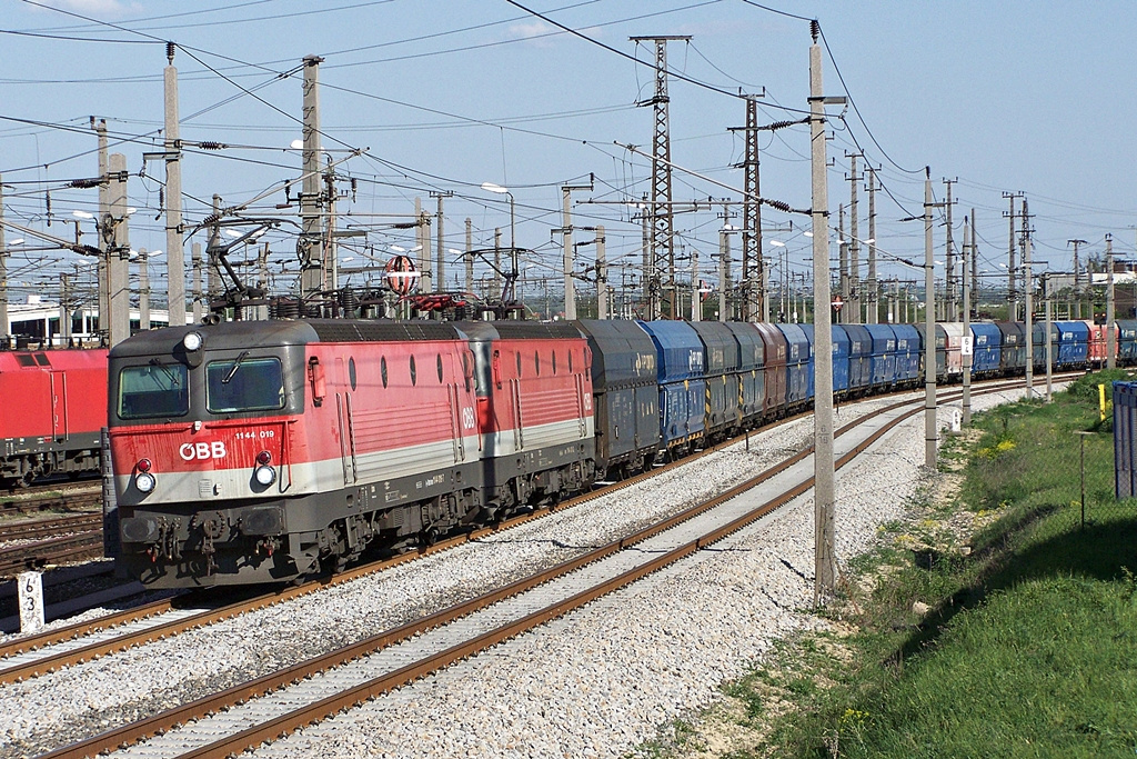 1144 019 + 1140 280 Kledering (2012.04.30)